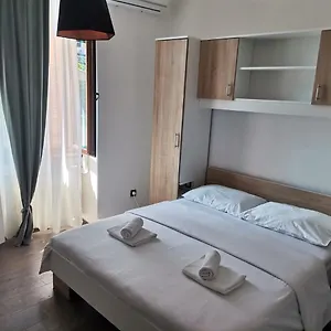 https://elins-rooms-in-center.in-istria.net